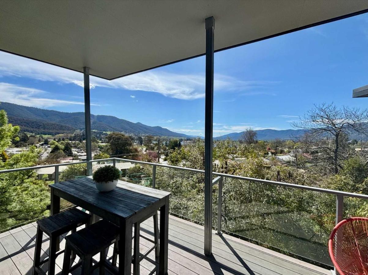 Mountain Views Alfresco with Panoramic Views - B&B Mount Beauty