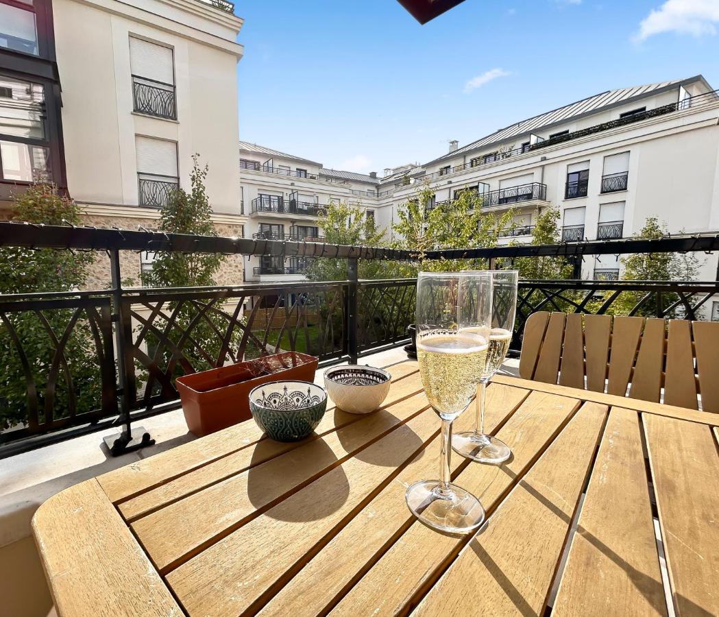 Balcon privé Parking & Fibre Proche Paris - B&B Eaubonne