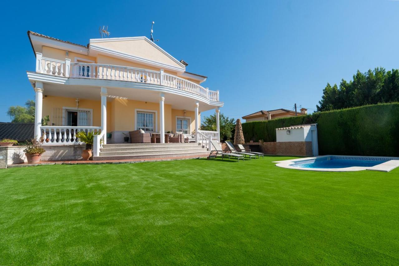 Panther Home Villa Valencina - Bed and Breakfast Valencina de la Concepción