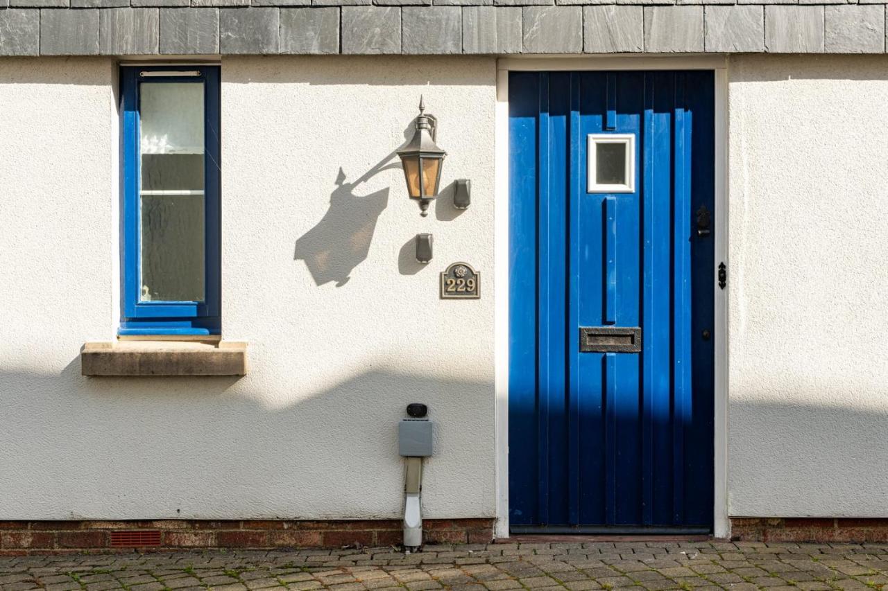 Seaside 2-Bed with Private Parking, on the Marina Front - B&B Portishead