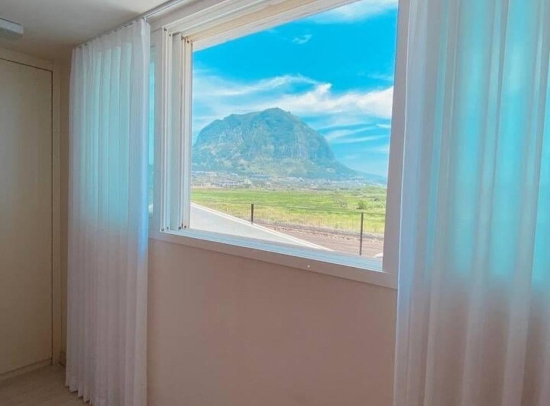 제주 웅장한 산방산뷰 사계2248 해무리동 감성숙소 - B&B Sagye-ri