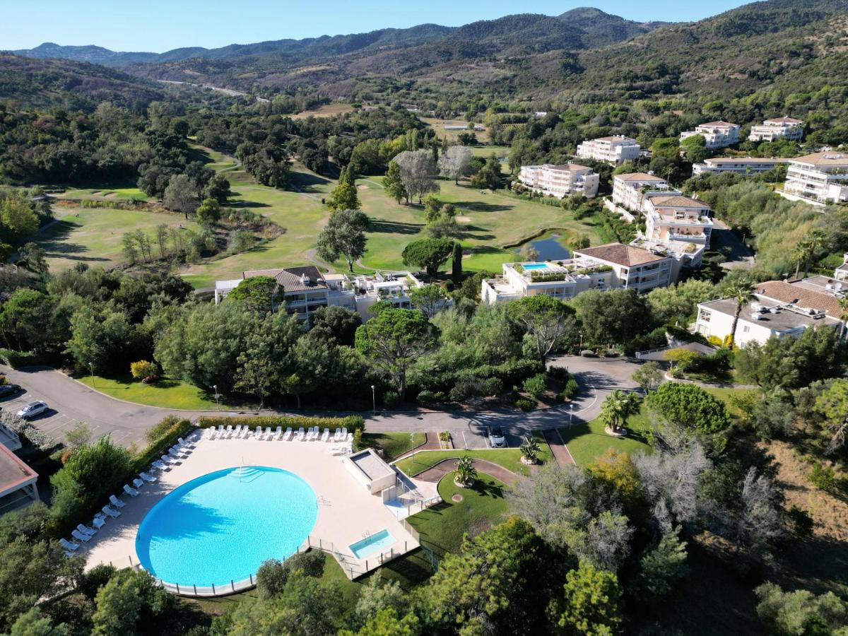 Résidence avec Piscines, Golf Barbossi - Palmazur Vacances - B&B Mandelieu-la-Napoule