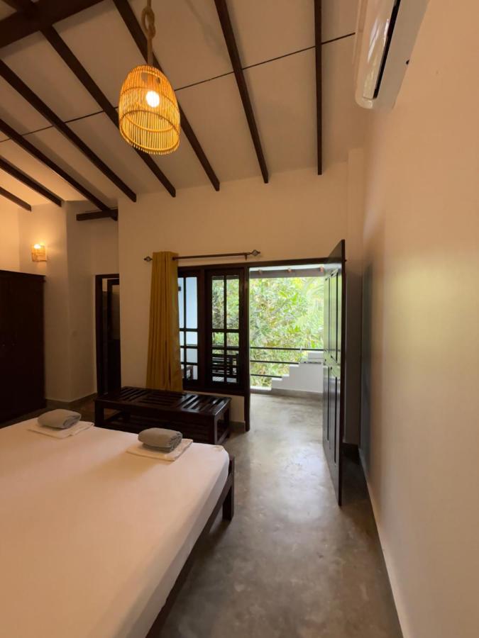 Chambre Lit King-Size - Vue sur Piscine
