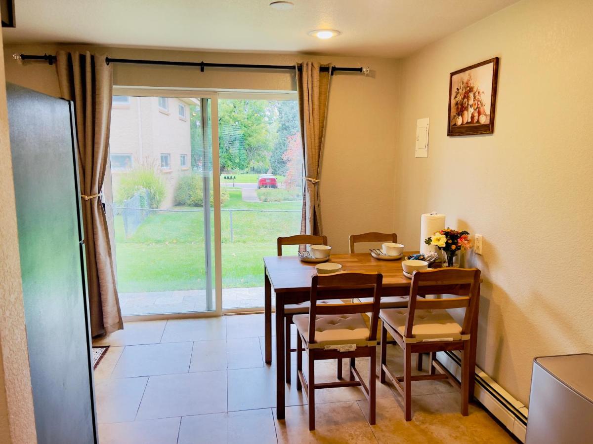 Getaway Spot Close To Red Rocks, Denver & Mtns - Bed and Breakfast Lakewood