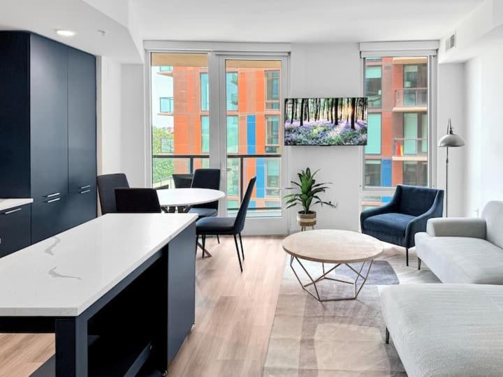 Two-Bedroom Deluxe Apartment with Balcony