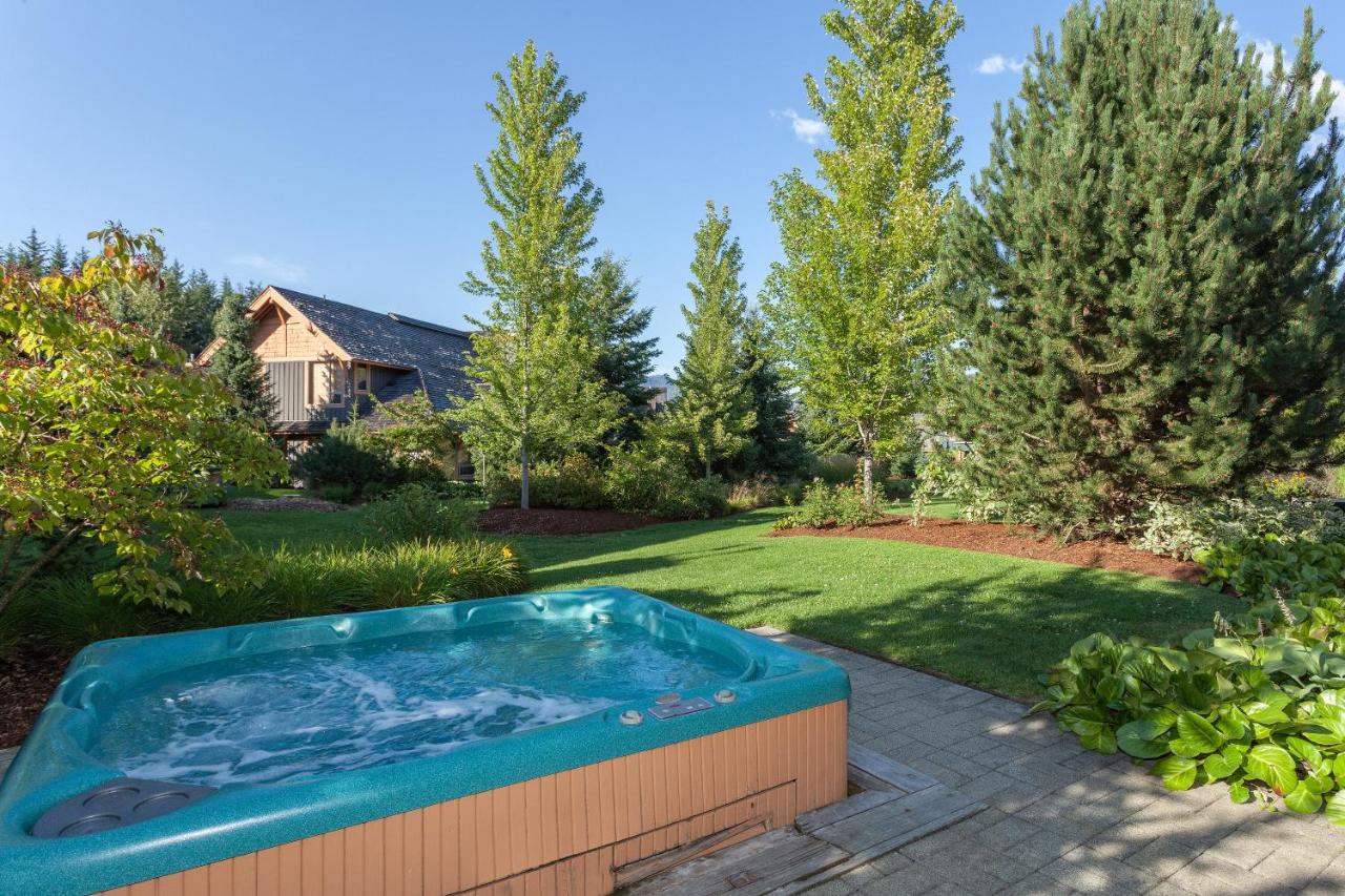 Three-Bedroom Apartment with Private Hot Tub (4745)