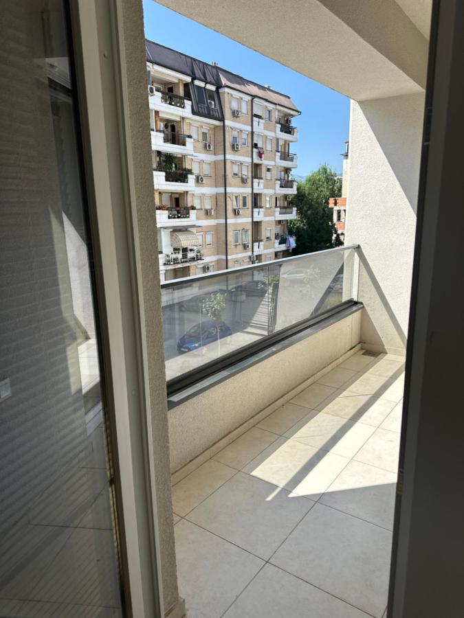 Lucy and Jovana Apartment - Bed and Breakfast Skopje