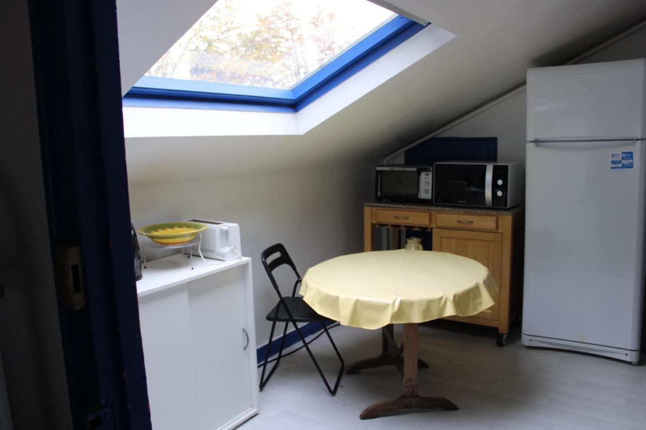 Standard Single Room with Shared Bathroom