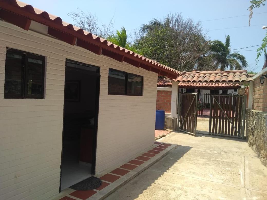 CABAÑA LOS JARDINES -Playa Mendoza - B&B Tubara