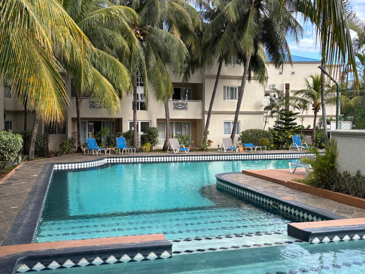 Charming Apartment with Pool View Near the Beach - Bed and Breakfast Flic en Flac