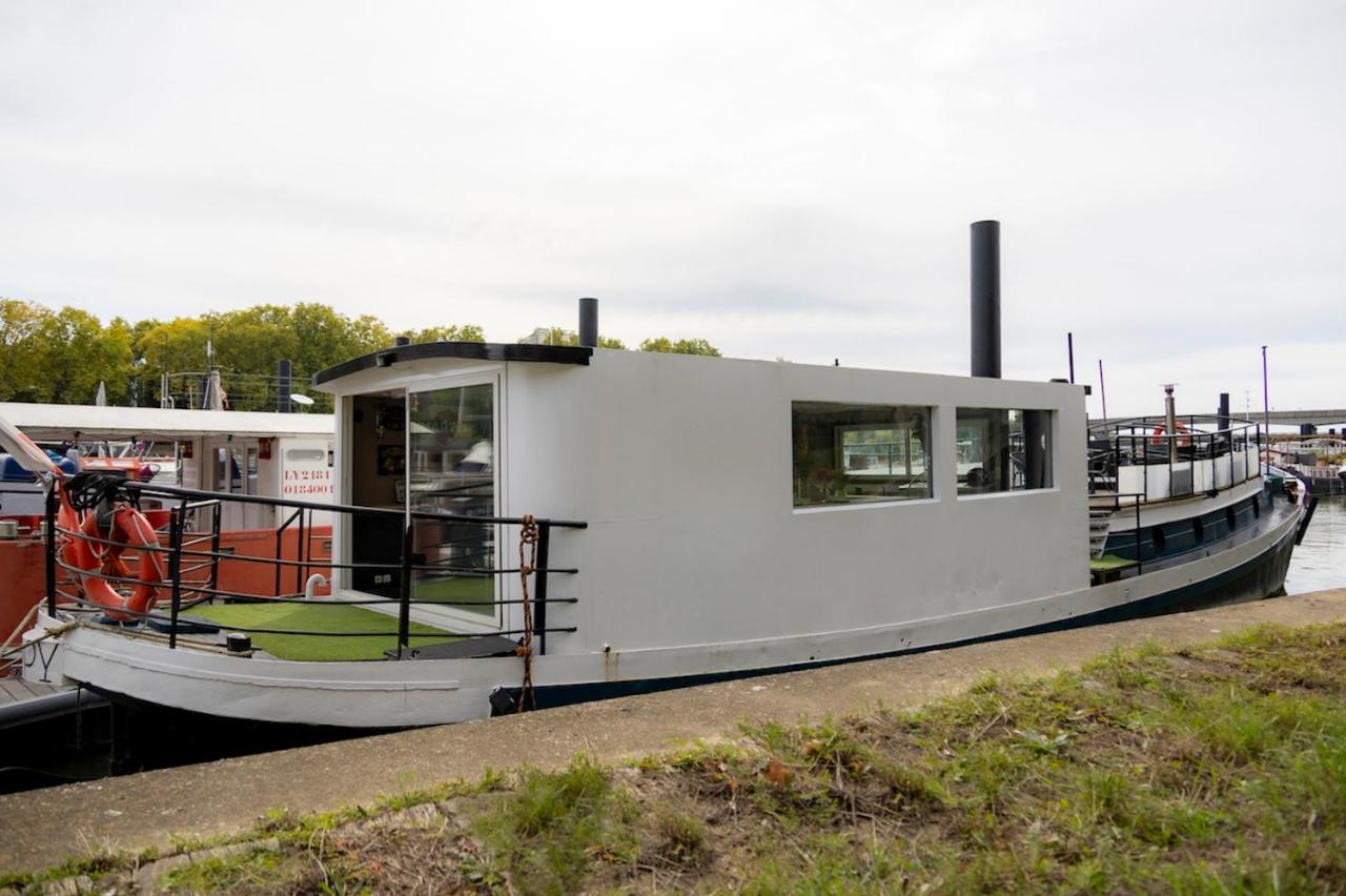 Péniche insolite sur la Seine - près de Paris - B&B Asnières-sur-Seine
