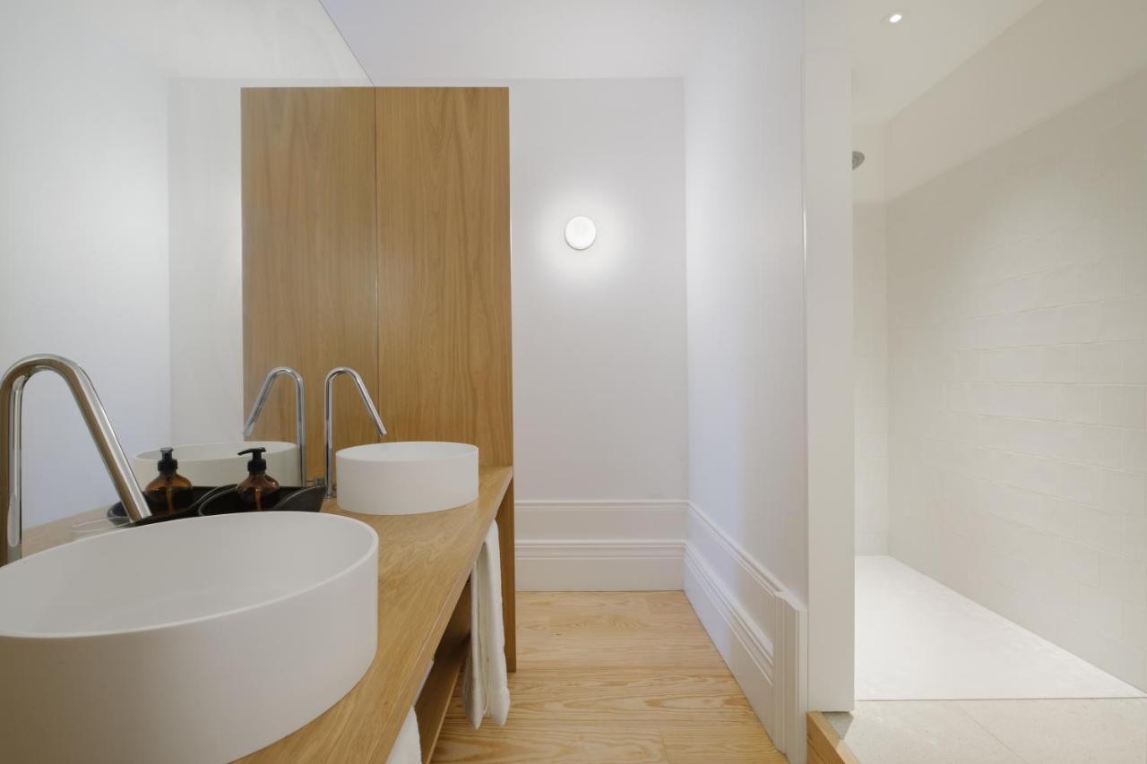 Camera Matrimoniale con Vista Giardino