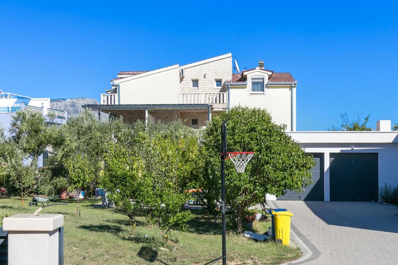Apartments with parking space Kastel Stafilic, Kastela - 24155 - Chambres d'hôtes Kutleše