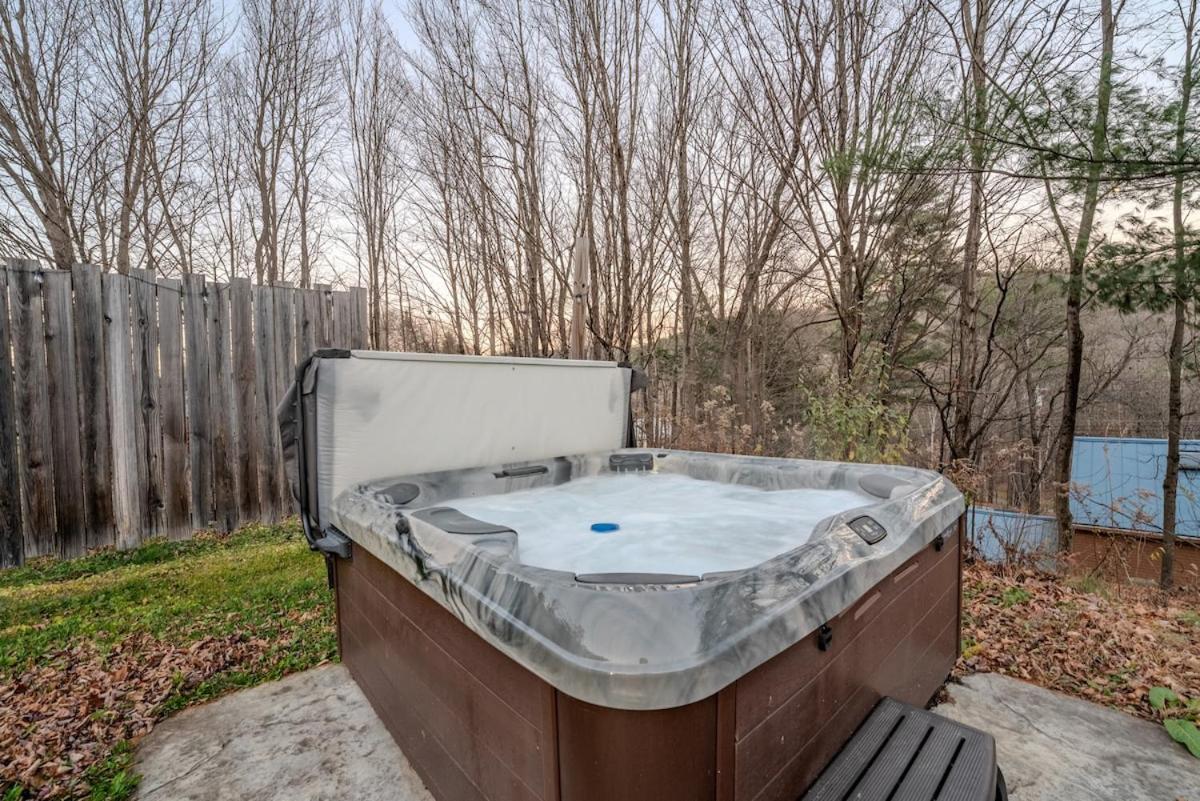 10 Min to Loon-Hottub-Pet Friendly-EV Charger - B&B Woodstock