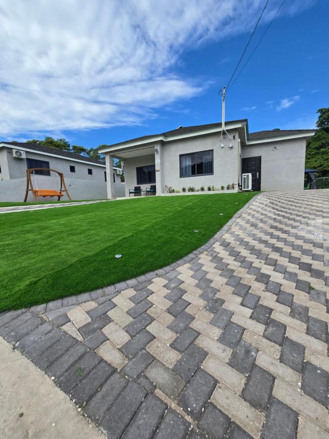 Runaway Retreat JA - B&B Runaway Bay