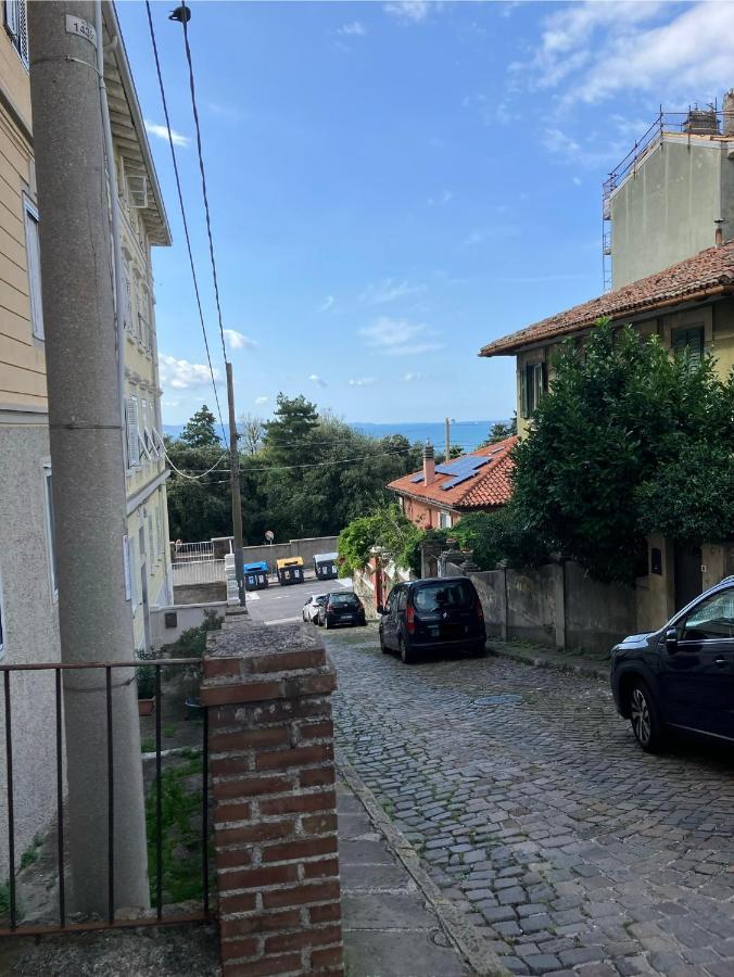 Pretty Favetti - lovely apartment in Trieste with a sea view - - B&B Trieste