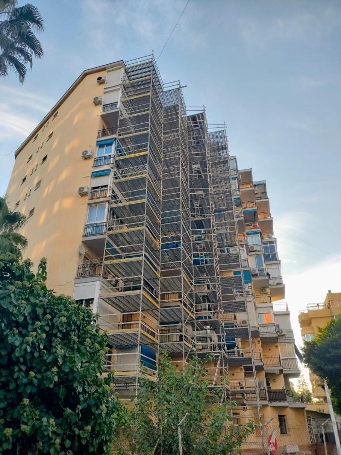 Fuengirola Sun Studio with terrace 9th floor by 10ToSea - B&B Fuengirola