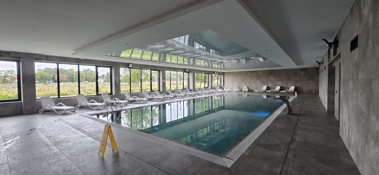 Modern Seaside Apartment in Wolin Island z basenem - B&B Dziwnów