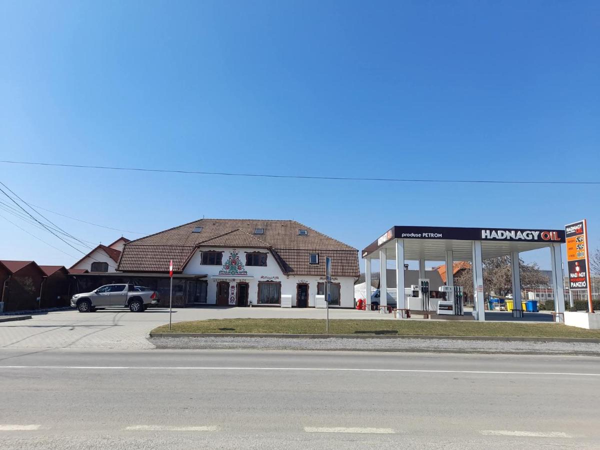 Hadnagy Étterem és Panzió - Chambres d'hôtes Lupeni