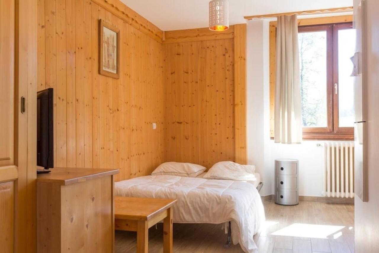 Studio with Mountain View