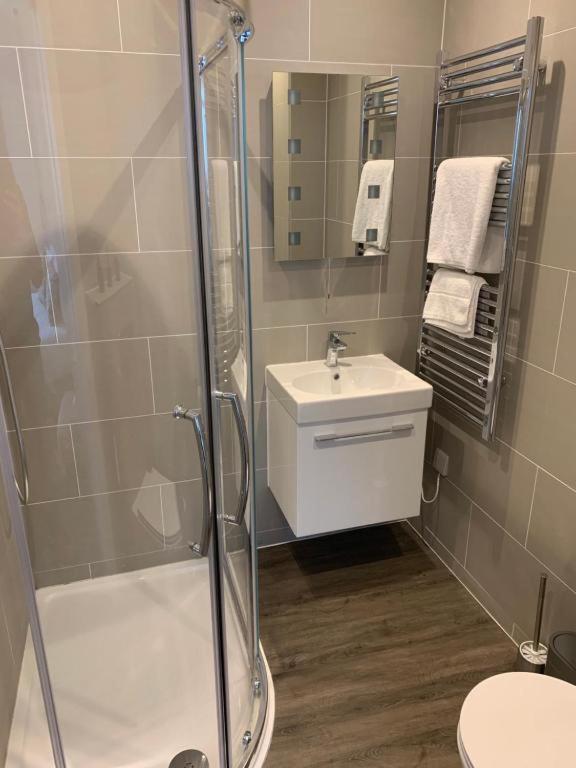 Apartment with Shower