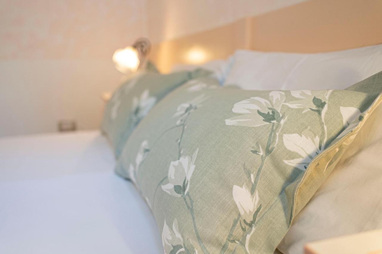 Doppel-/Zweibettzimmer mit eigenem Bad