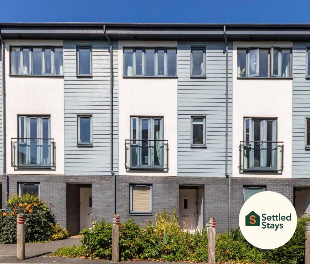 4BR Townhouse w FREE Parking in City Centre - Bed and Breakfast Southampton