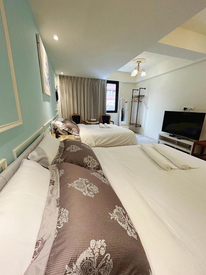 Quadruple Room with Private Bathroom