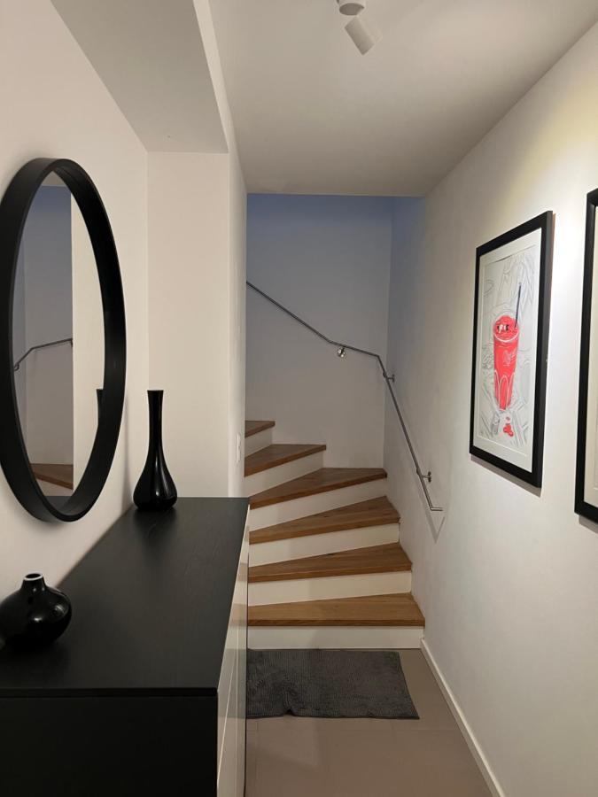 The modern urban apartment with private terrace - B&B Viena