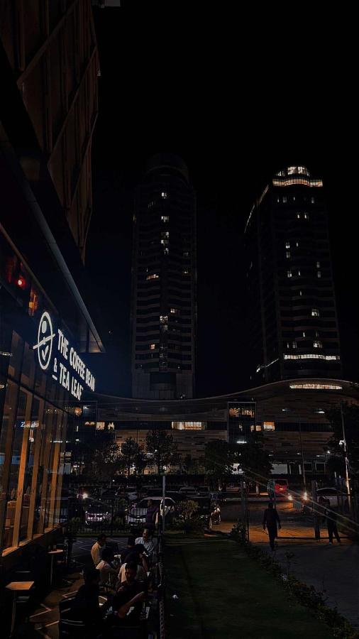 High-Rise Studio in Elysium Opp Centaurus - Bed and Breakfast Islamabad