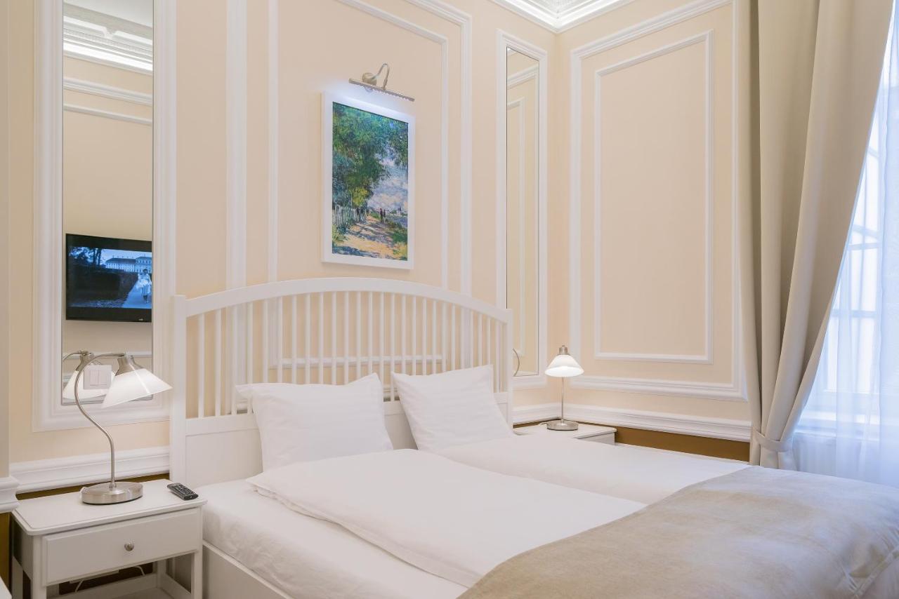 Suite "Pastel" with Dining Area