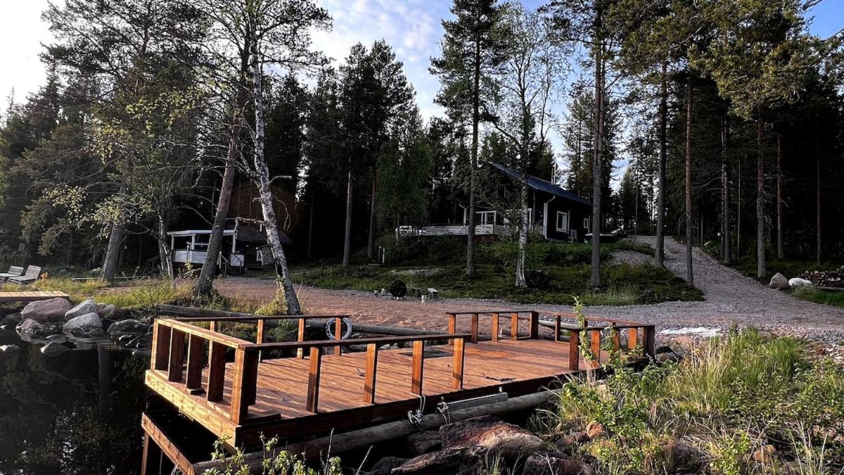 Cozy Arctic Lakeside Cottage with private sauna - B&B Pello