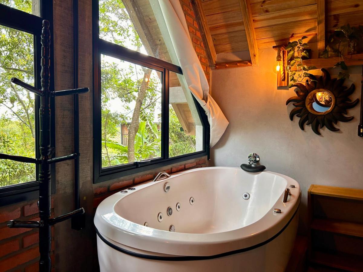 Chalé com Hidromassagem em Garopaba - Chambres d’hôtes Palhocinha