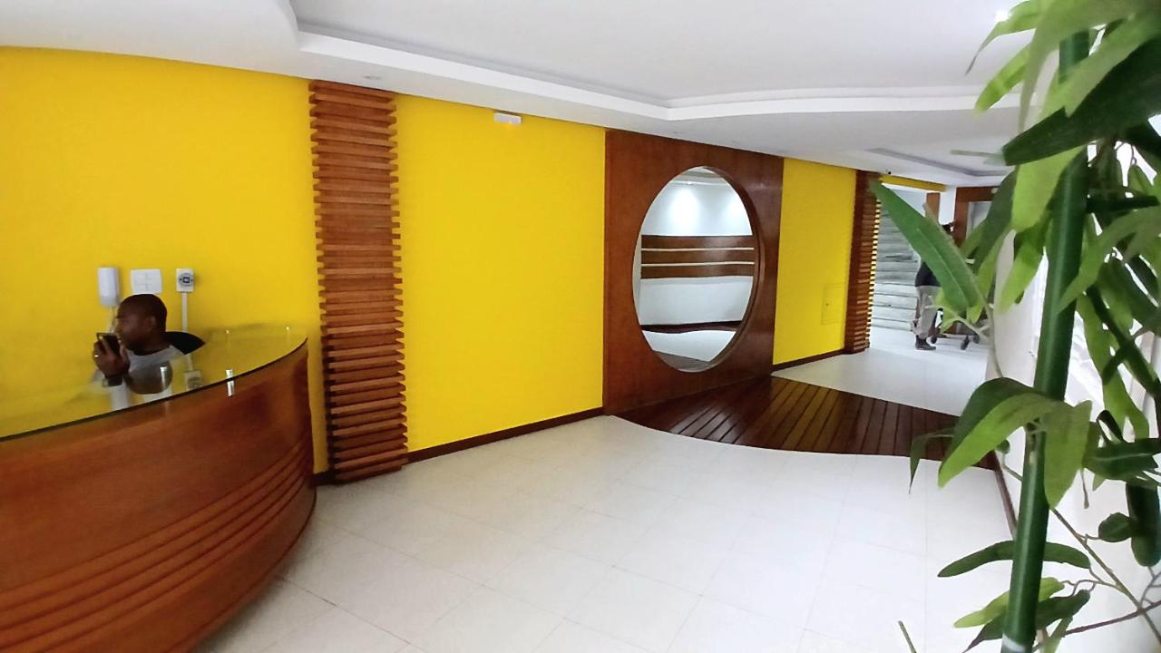 Apt Beira Mar Praia Forte WiFi Ar Garagem Lavaroupa - Bed and Breakfast Cabo Frio