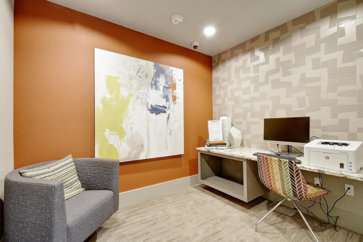 One Bedroom Luxury Apartment - Fast Wi-Fi - Free Parking - B&B San Antonio