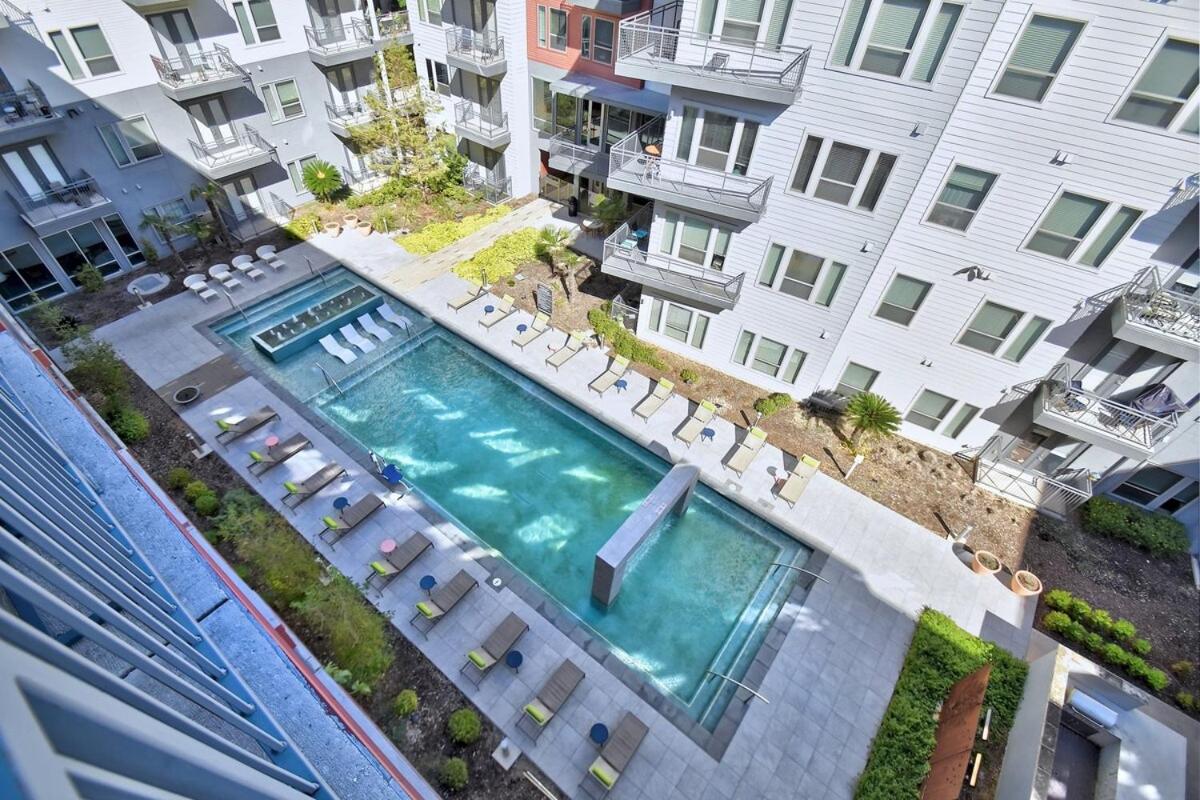 One Bedroom Luxury Apartment - Fast Wi-Fi - Free Parking - Bed and Breakfast San Antonio
