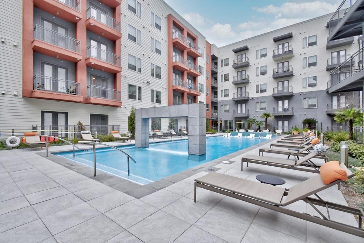 One Bedroom Luxury Downtown Apartment - Fast Wi-Fi - Desk Area - B&B San Antonio
