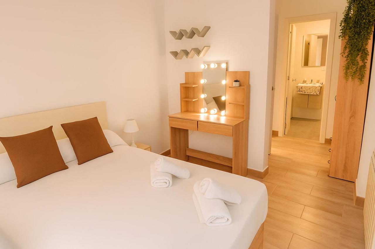 ESTRENO!! Junto a Catedral con Garaje Gratis by DomusHome - Chambres d’hôtes Grenade