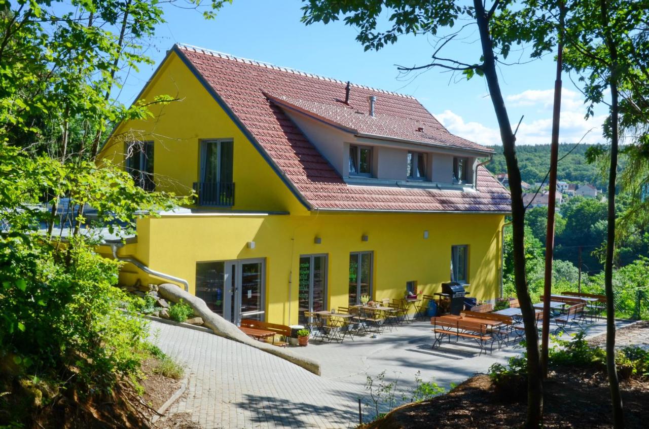 B&B Brno - Mezi Stromy - Bed and Breakfast Brno