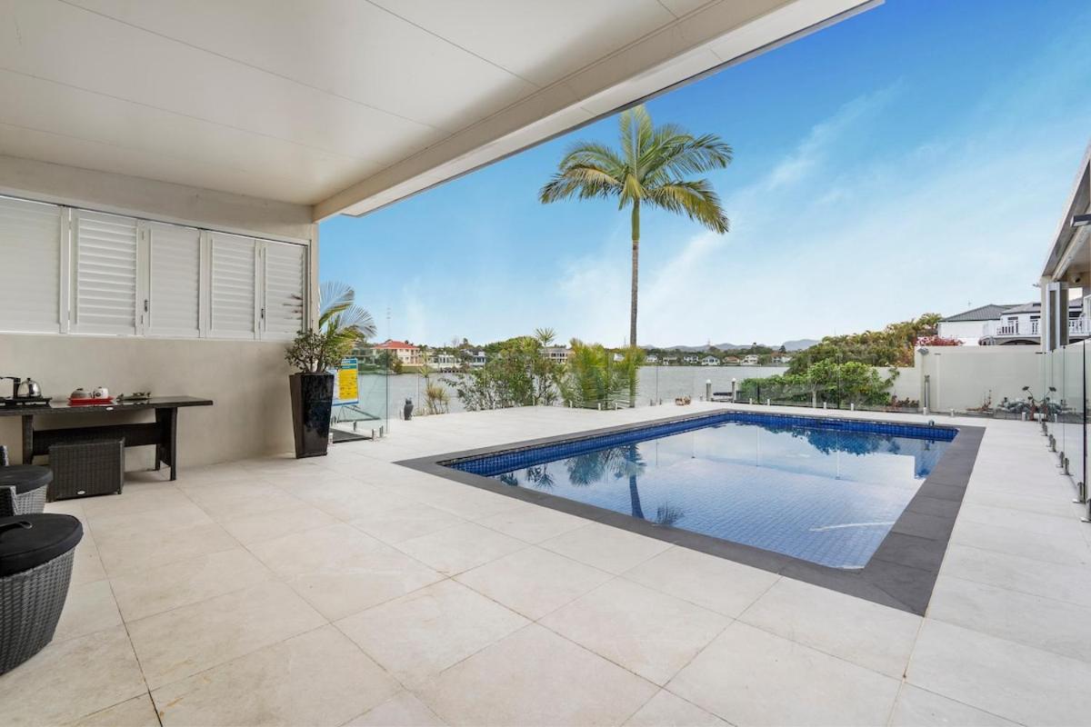 Serene 5BR Waterfront Escape - Prestige - Ferienwohnung Gold Coast