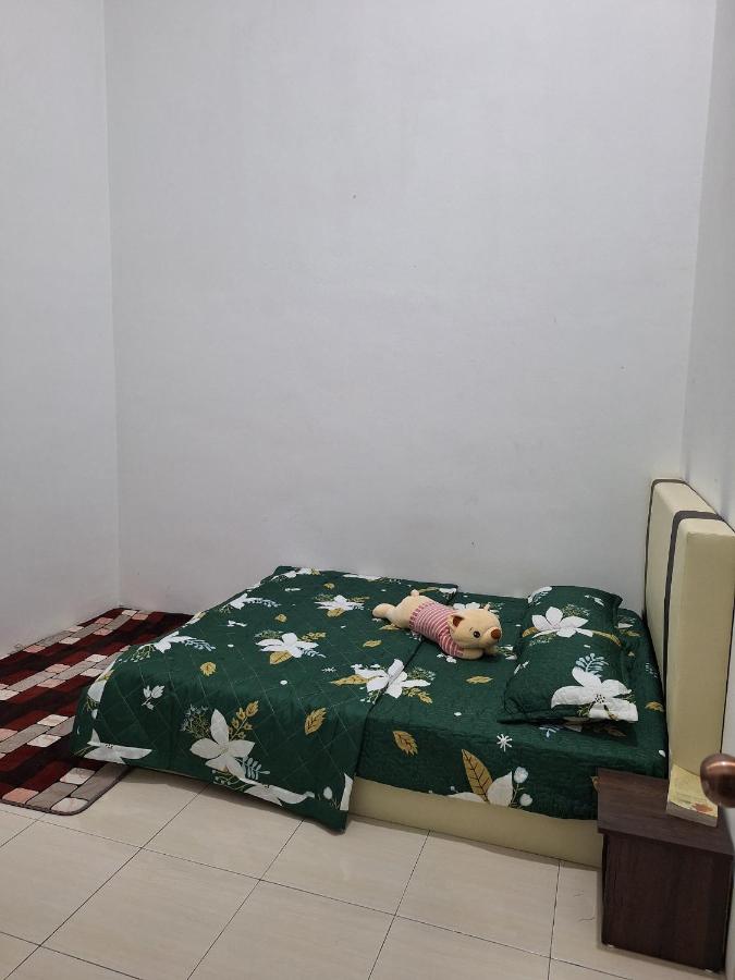 Rosselle Homestay, Sabak Bernam - B&B Sabak Bernam