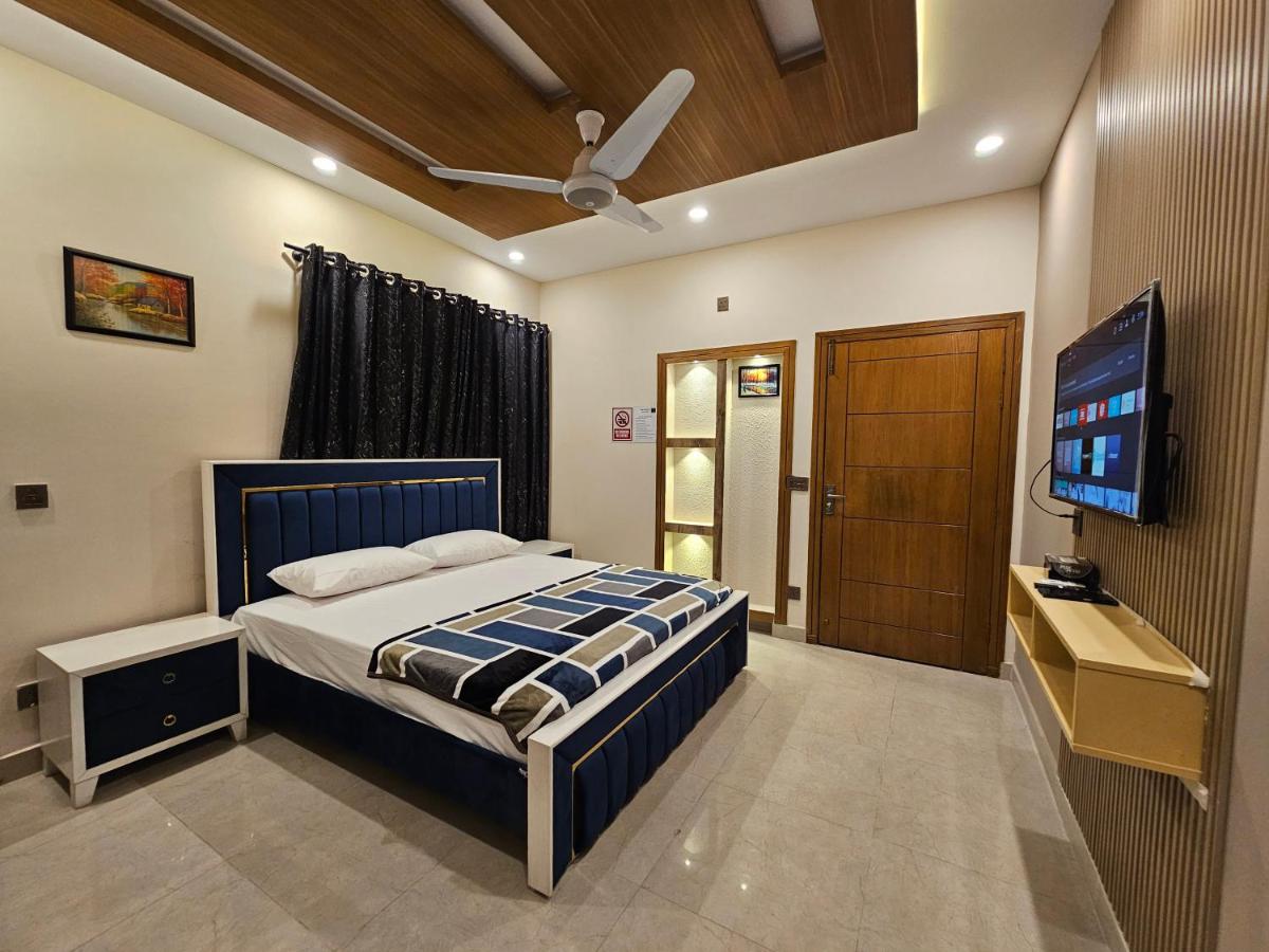 Camera Matrimoniale con Bagno in Comune