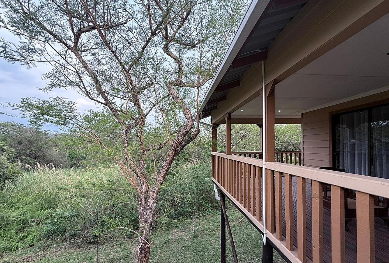 Vulture Suite Hippo Waterfront Lodge - B&B Nelspruit