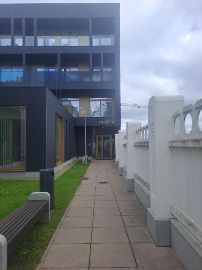 Riverside Retreat - Cozy Central Stay in Pärnu - Bed and Breakfast Pärnu