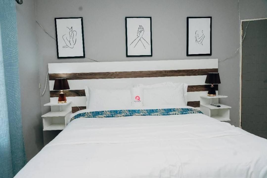 One Apartment - B&B Gaborone