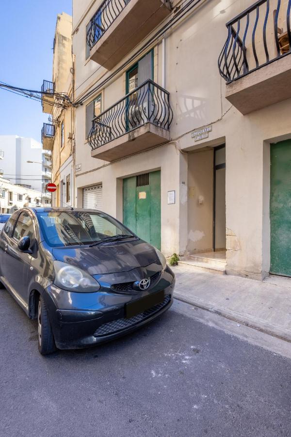 Stylish Central Apartment Near University & a Few Minutes to the Promenade by QuickTrips - Chambres d’hôtes Imsida