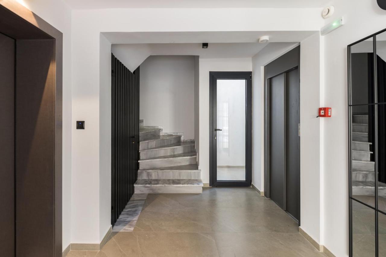 One-Bedroom Apartment with Balcony