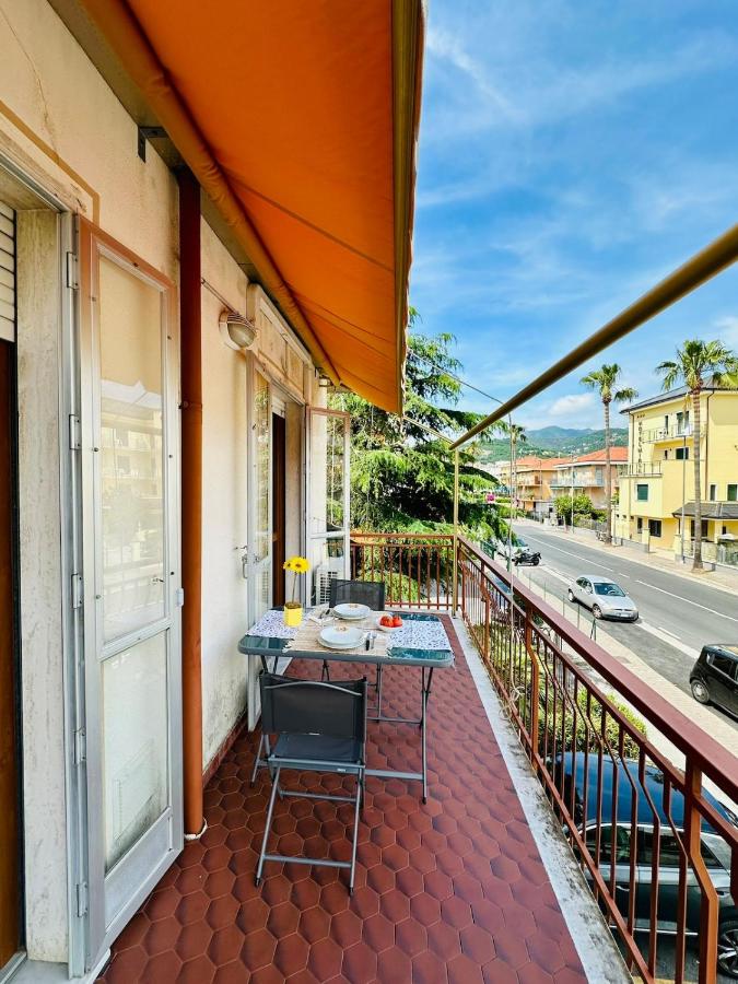 DIMORA Concept-Da Beffy-Beautiful Terrace and Free parking - B&B Pietra Ligure