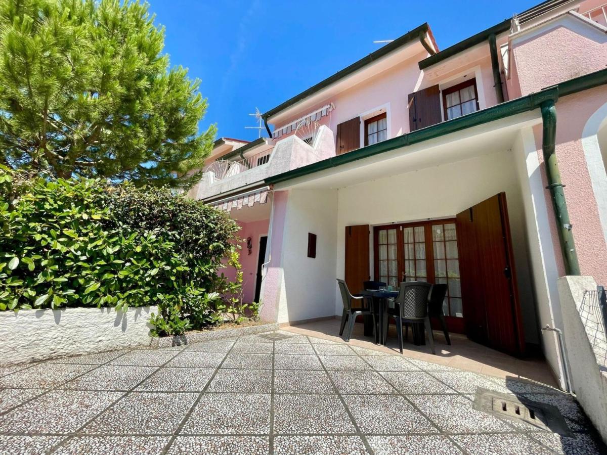 Colorful villa close to the sea - Ferienwohnung Porto Santa Margherita