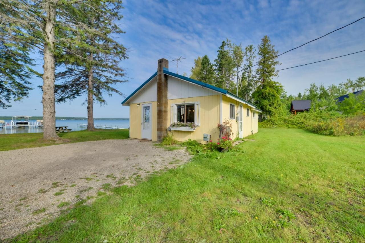 Indian River Fall Escape: Fire Pit & Lake Views - Chambres d'hôtes Indian River